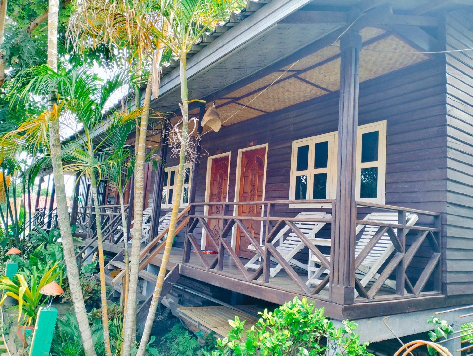 Pan Guest House Donkhone Ban Donsom Exterior photo